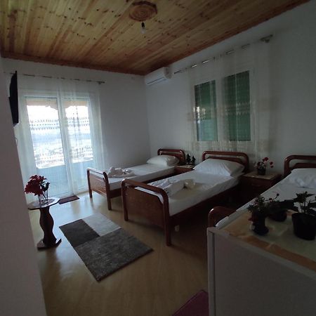 Dino Guest House Gjirokaster Ngoại thất bức ảnh