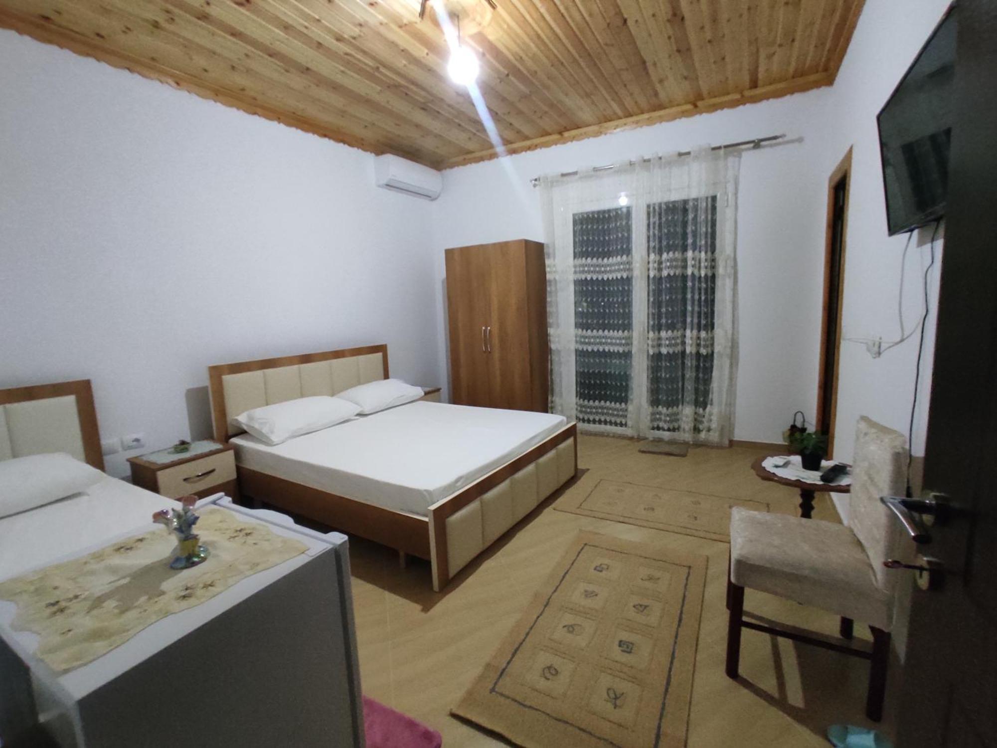Dino Guest House Gjirokaster Ngoại thất bức ảnh