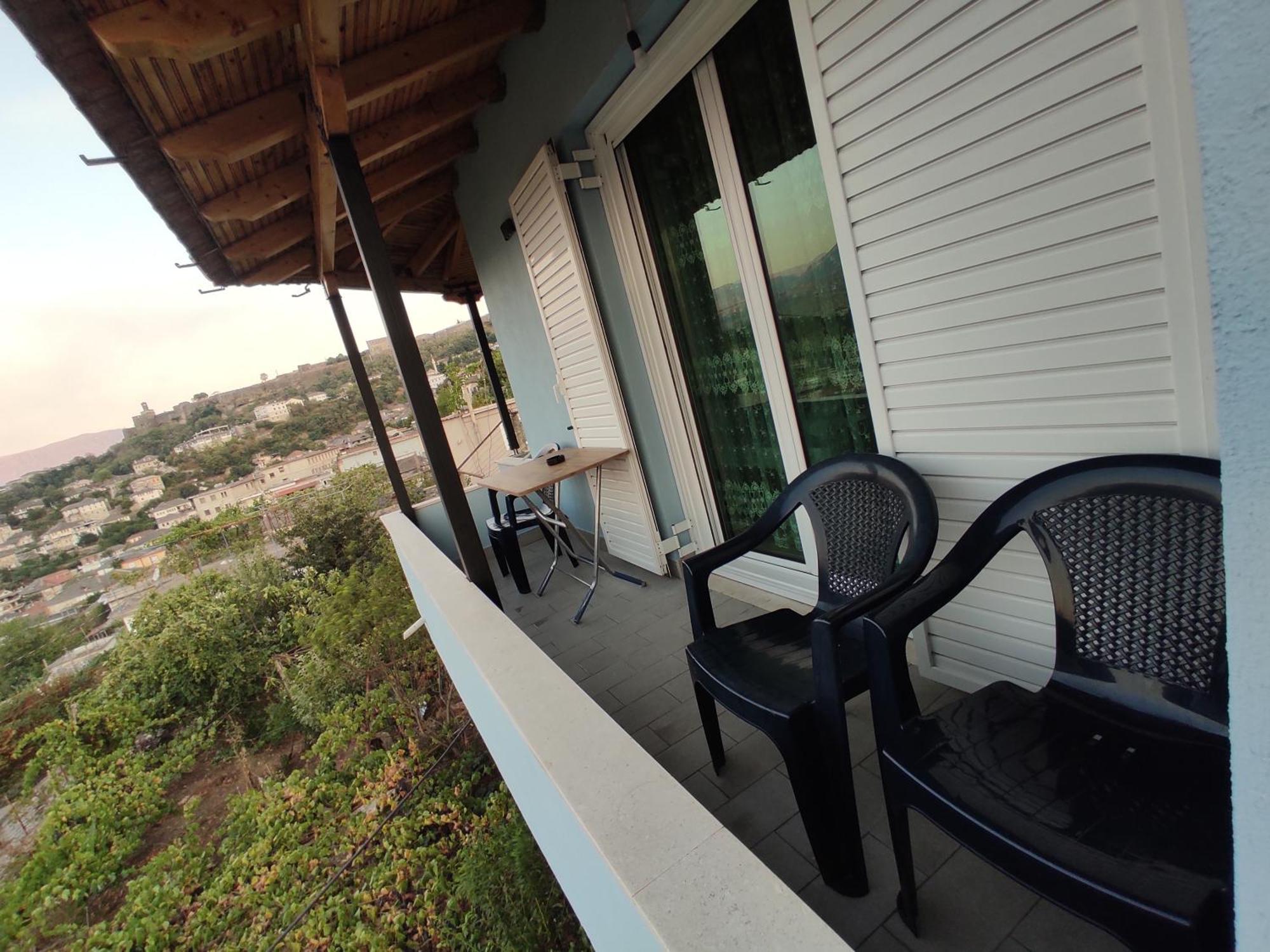 Dino Guest House Gjirokaster Ngoại thất bức ảnh